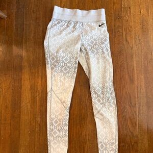 Nike Pro Women’s White and Gray Patterned Leggings